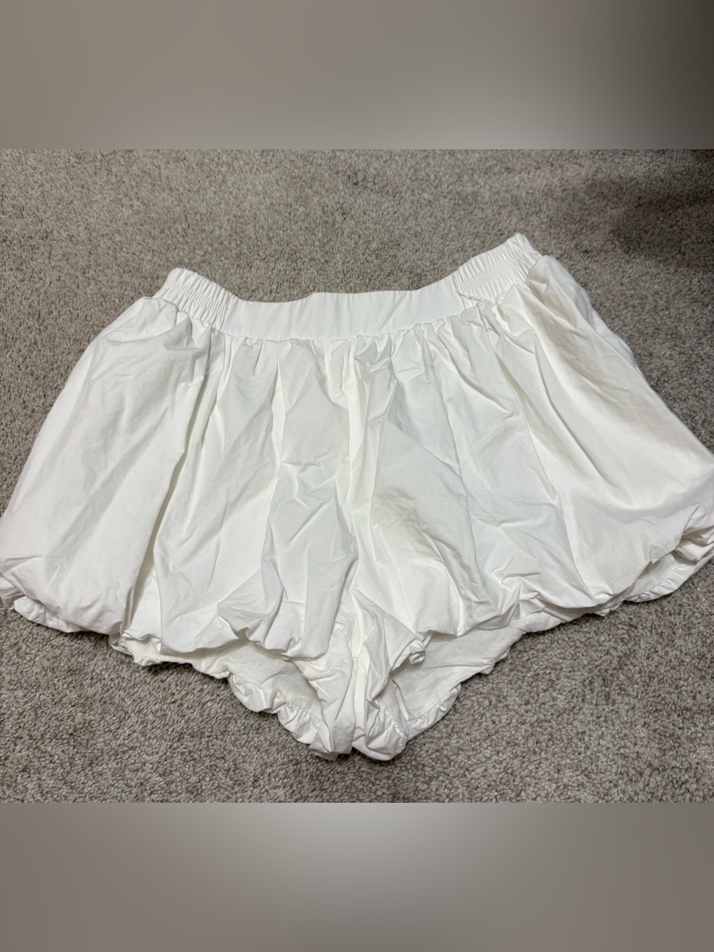 Le Lis Cream Elastic Waist Bubble Shorts